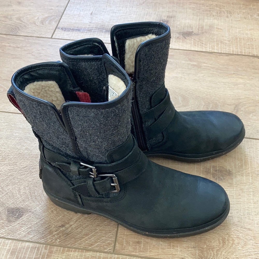 UGG Simmons Shearling lined Moto Boots Booties Black Leather Grey Flannel